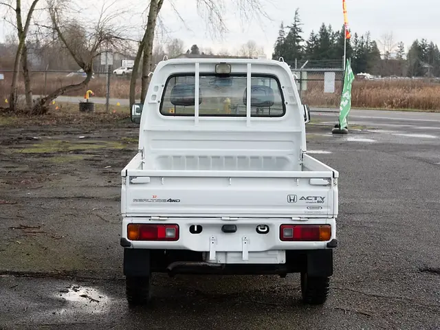 1996 Honda Acty - Image 13