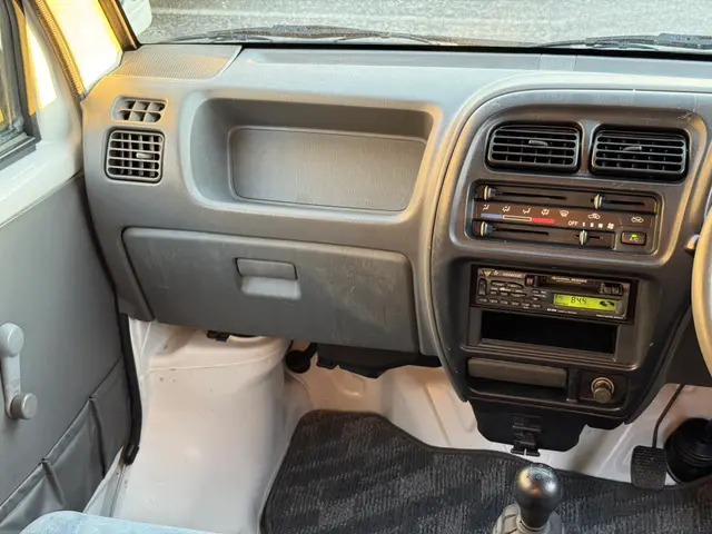 1999 Suzuki Mini Van - Image 25