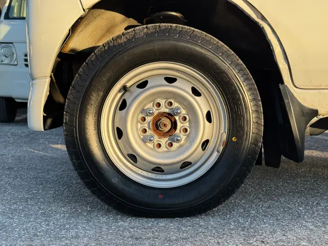 1999 Suzuki Mini Van - Image 2